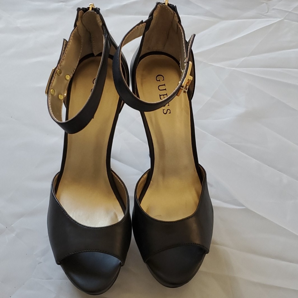 Guess platform heels NWOT
